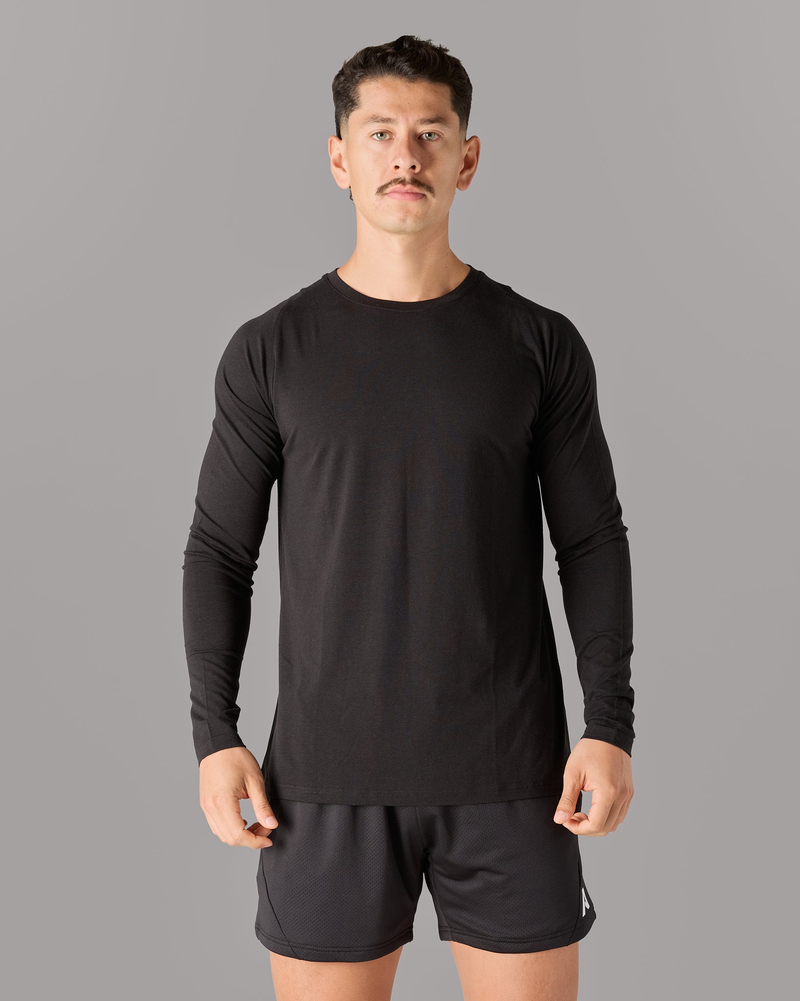 Essential LS Tee - Black